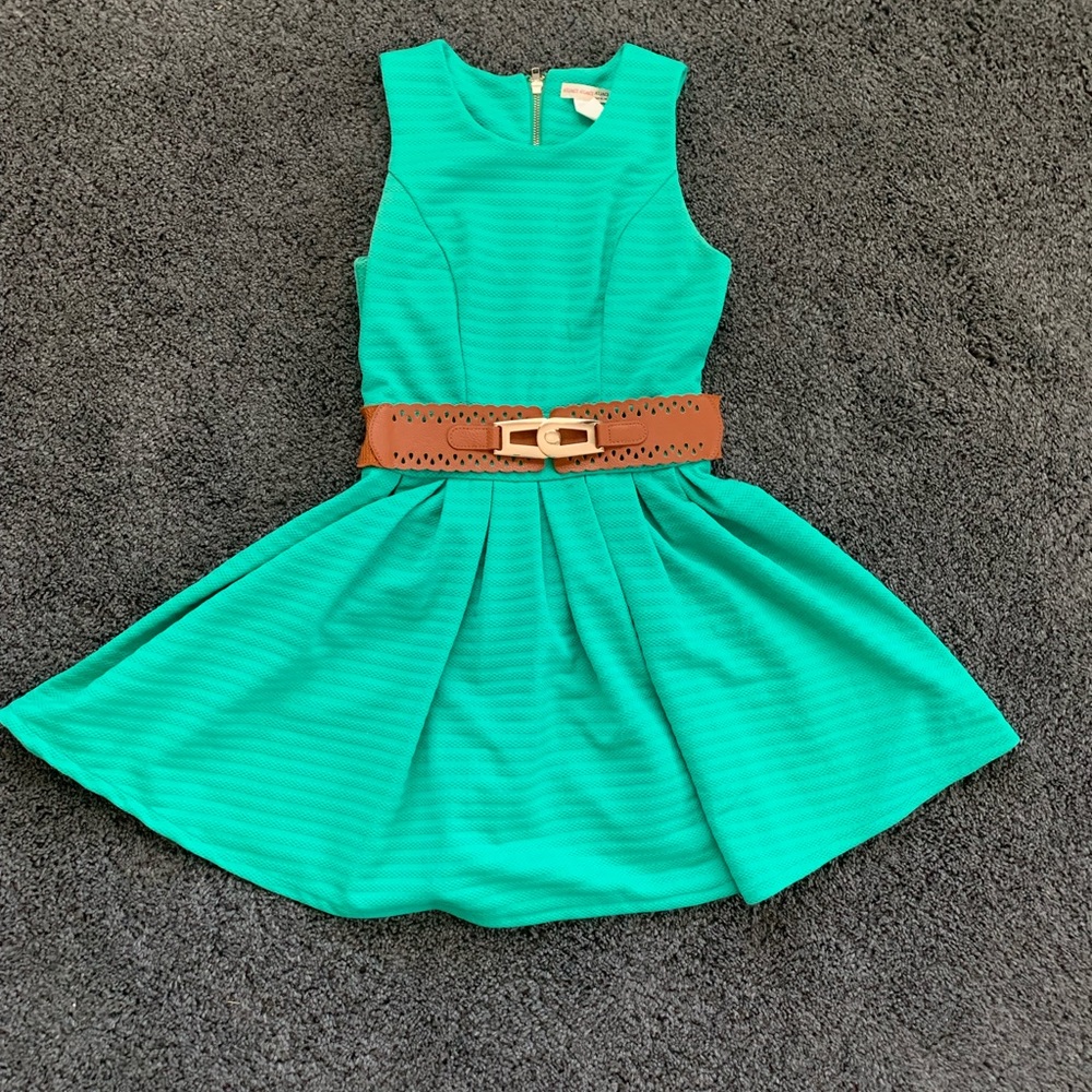 Sleeveless Green dress with belt size small